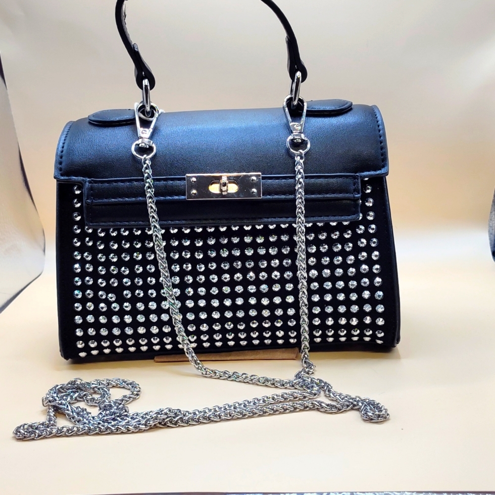 Kayla+Ava vegan leather handbag with chain for crossbody or shoulder black